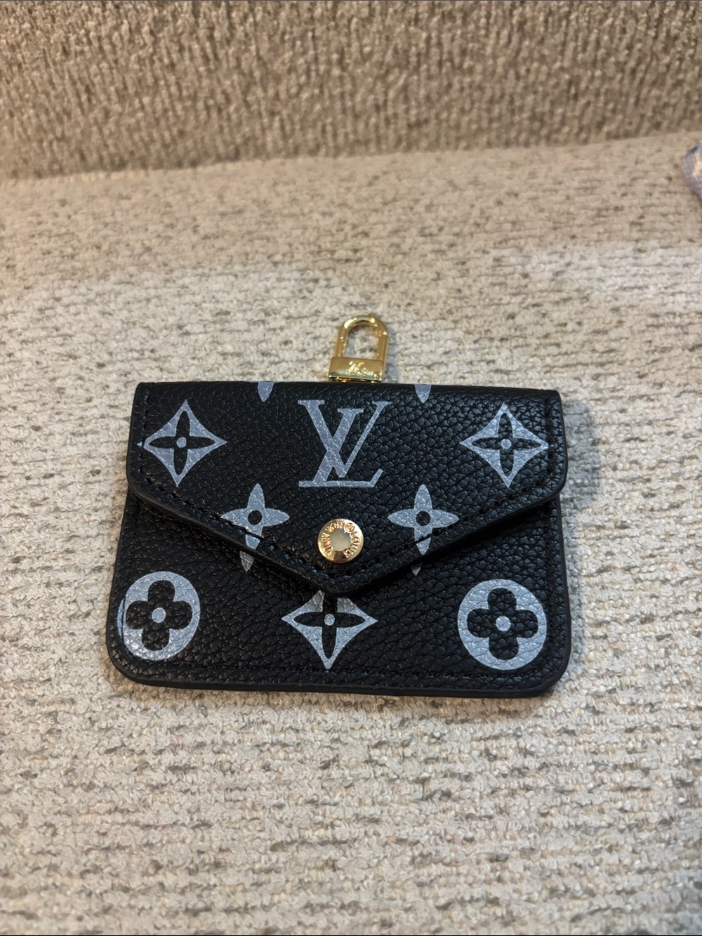 Small *Fashion coin pouch with gold clip
